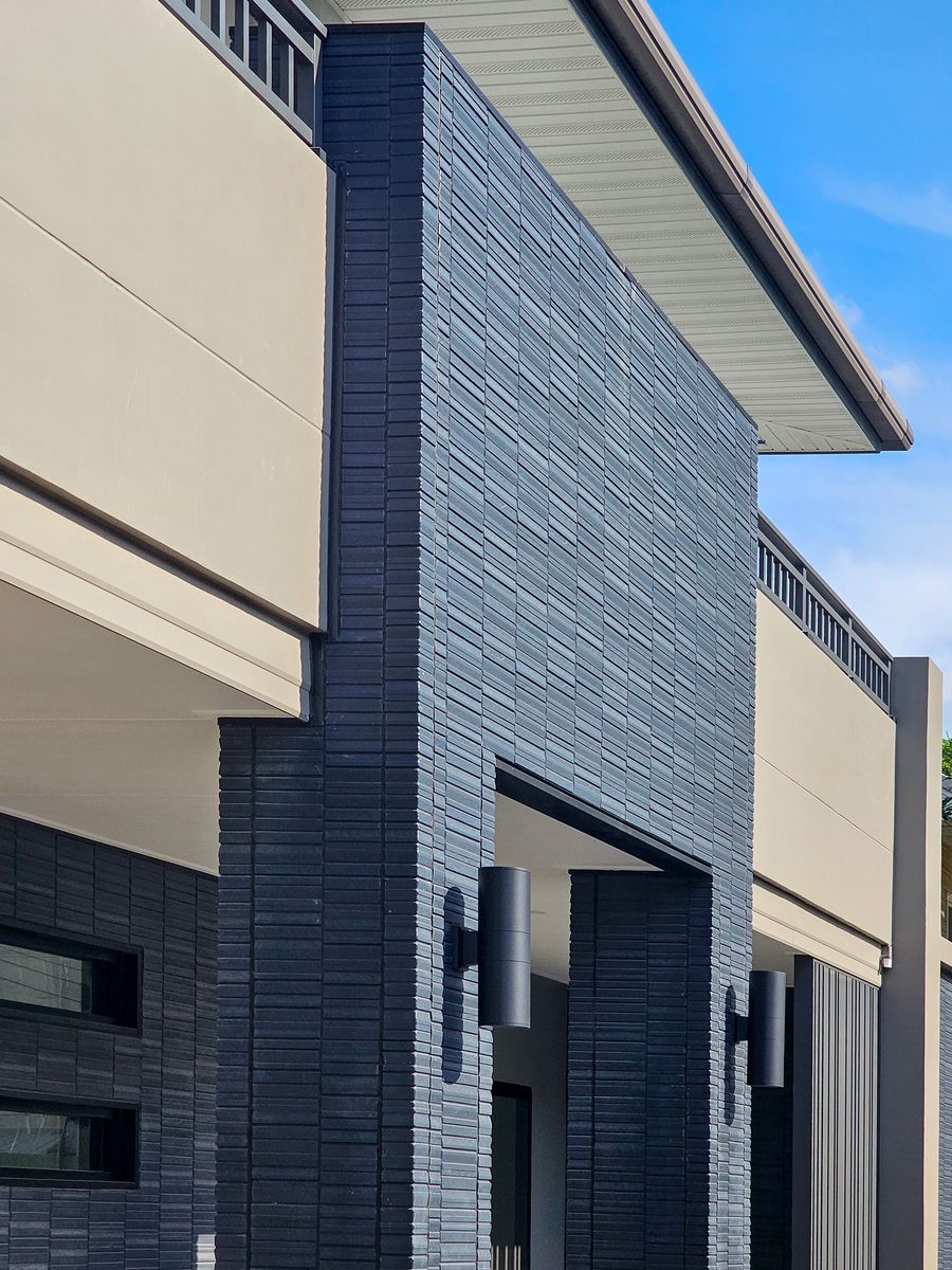 แผ่นผนังตกแต่งภายนอกสำเร็จรูป FAMELINE NICHIHA