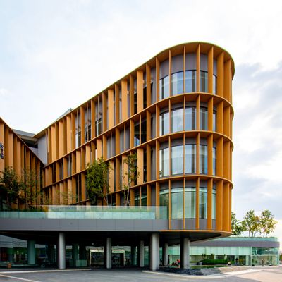 แผ่นอลูมิเนียมรังผึ้ง (AHP) ในรูปแบบครีบขนาดใหญ่ จาก FAMELINE