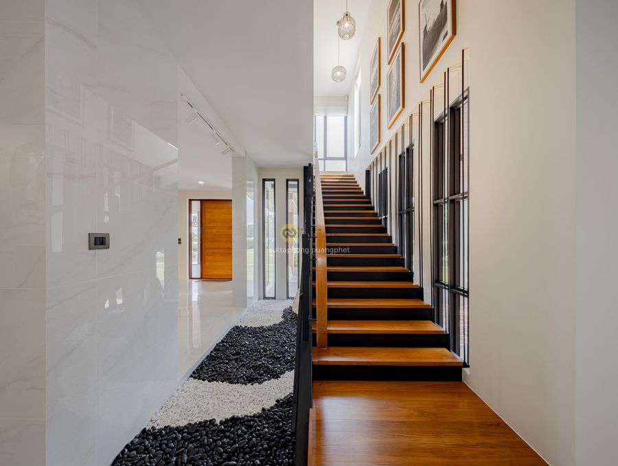 L-house