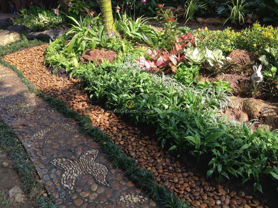 TROPICAL GARDEN