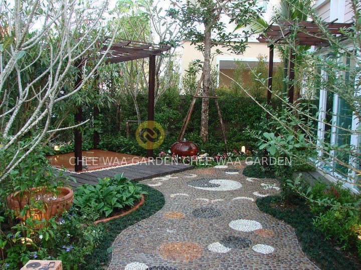 TROPICAL GARDEN