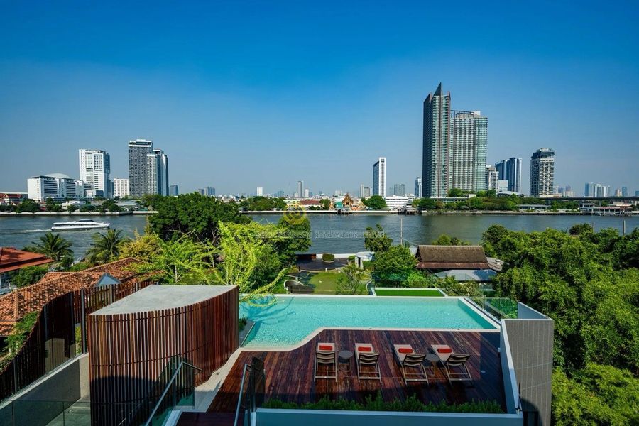 WE Hotel Riverfront