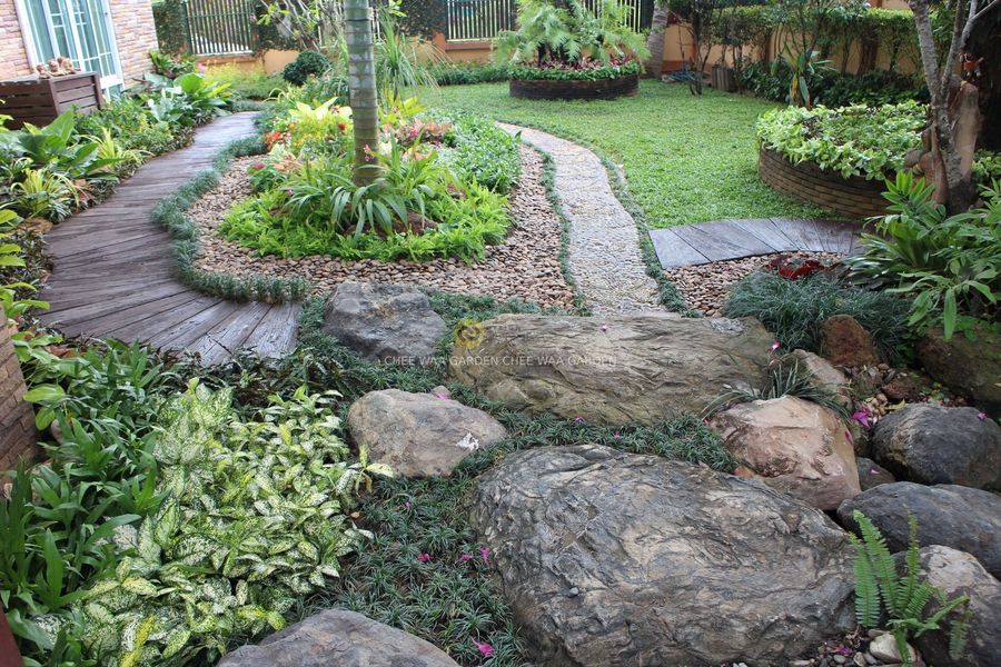 TROPICAL GARDEN