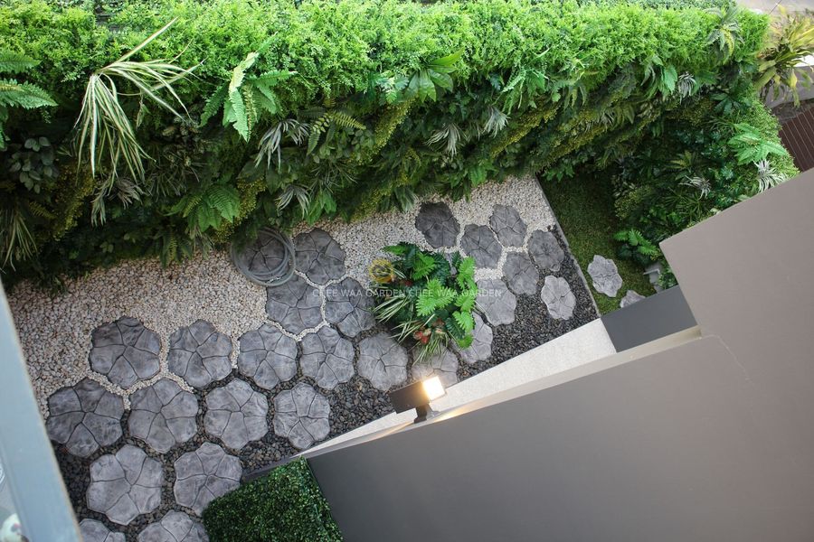 VERTICAL GARDEN