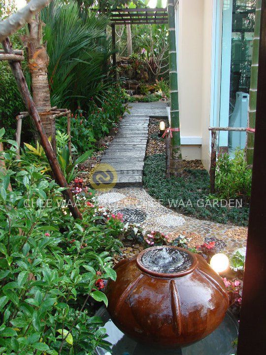 TROPICAL GARDEN