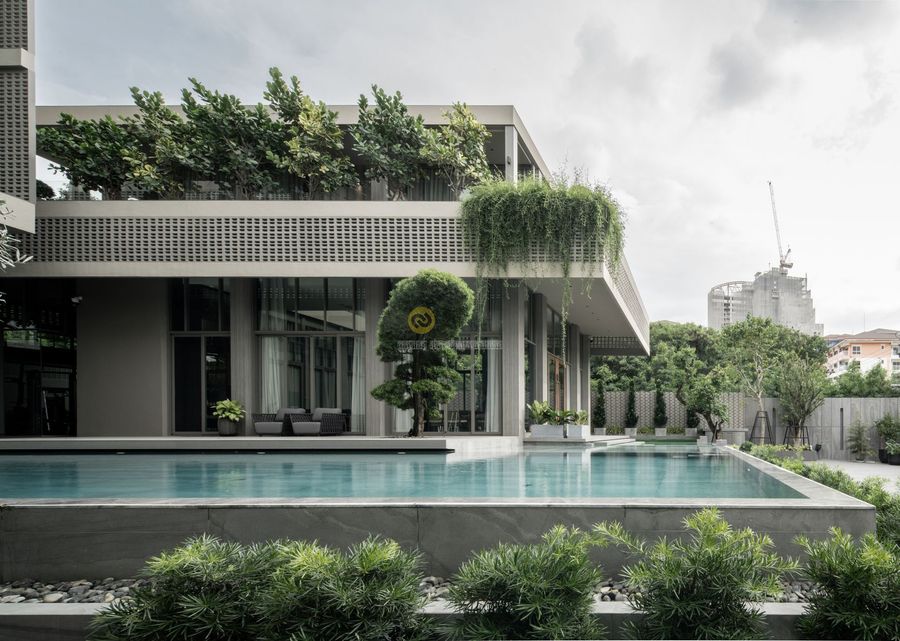 บ้านเขาพระตำหนัก