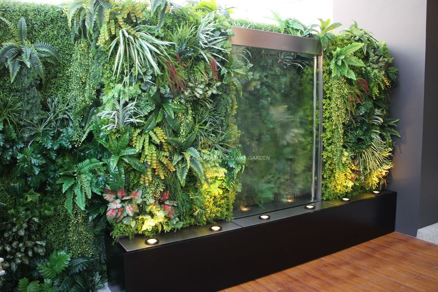 VERTICAL GARDEN