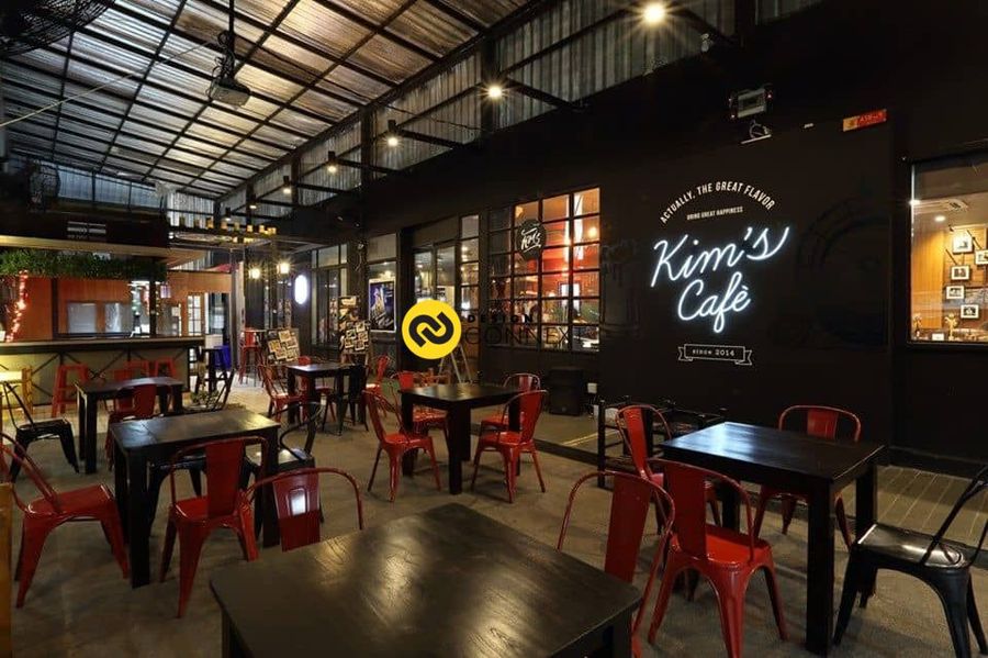 Kim's Cafe' @Mark Foue Phrae