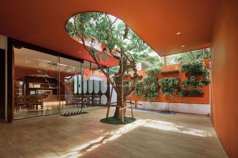 LOBS Lobster Brunch & Bistro (Indoor Seating Zone)