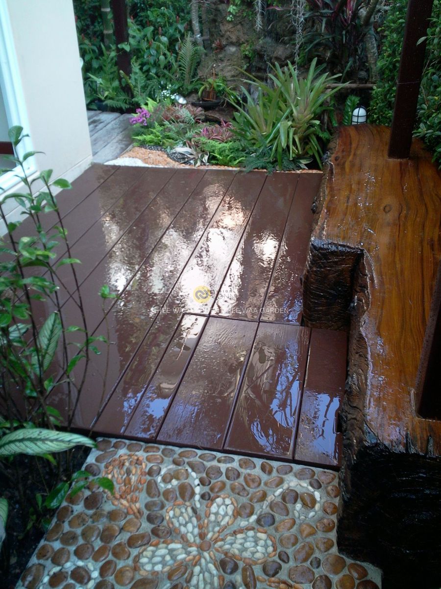 TROPICAL GARDEN