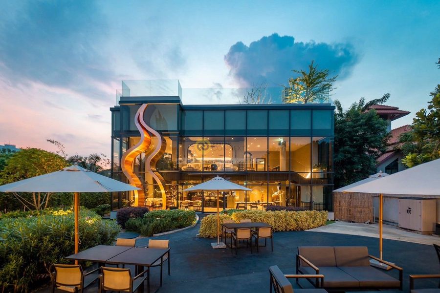 WE Hotel Riverfront