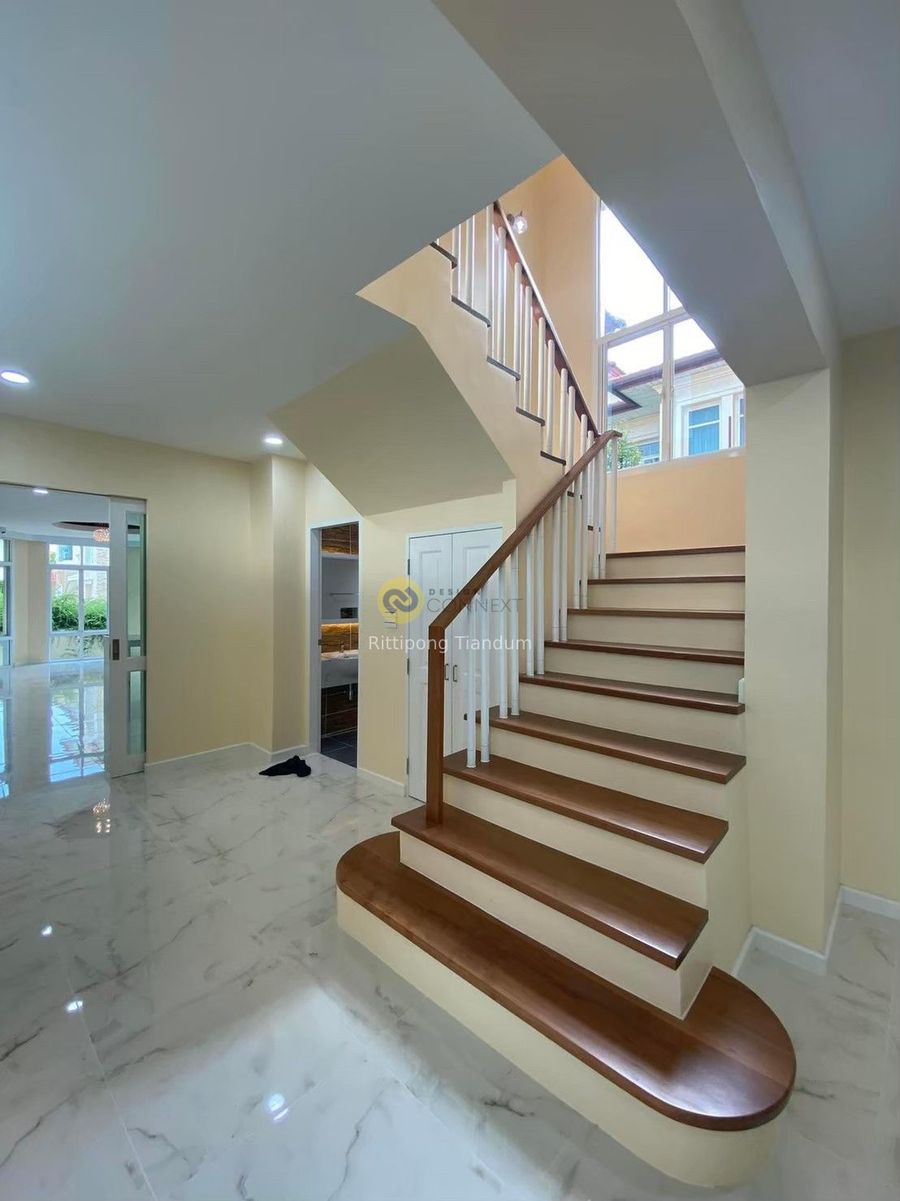 Ladprao House Addict